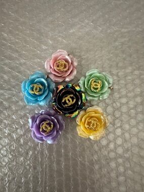 Gucci charm Button zipper pull Gold Tone Charm Set 6pc